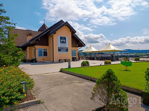 Bar Restaurant 3409ft Flughafen Asiago