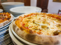 Pizzateig Neapel mit Steinpilzen