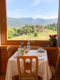 Tisch mit Panoramablick im Restaurant Hotel Belvedere
