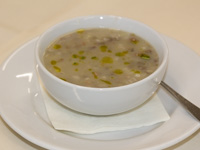 Bergsuppe mit Gerste, Dinkel und Hülsenfrüchte