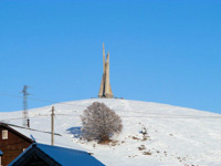 Der Gipfel des schneebedeckten Monte Corno