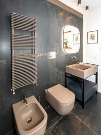 The refined bathroom of the Isidoro room