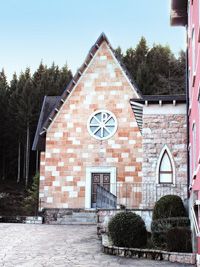 Exterior chapel of Villa Tabor