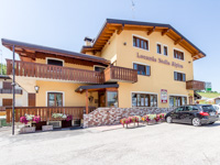 inn alpine star façade