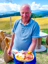 All the taste of the mountain in a cutting board