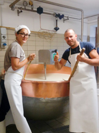 Artisan cheese production in Malga 7 Caliere