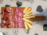 Mixed platter with cold cuts and cheese