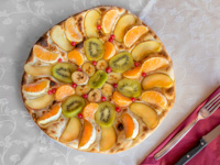 Pizza with seasonal fruit