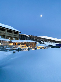 Refuge Val Formica with snow