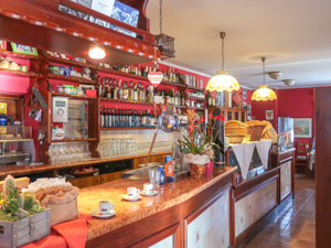 The bar counter of the Baita Monte Corno