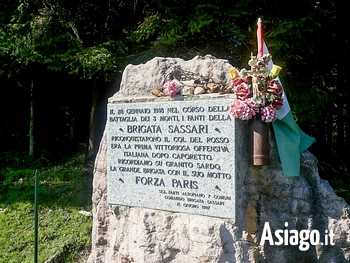 Escursione a Col del Rosso monumento Brigata Sassari