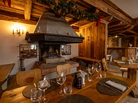 Das Herzstück des Raumes: der Kamin