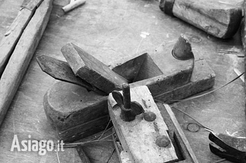 Antichi mestieri proiezione documentario sull'Altopiano di Asiago
