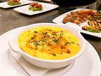 Ein weiches Herz unter der goldenen Kruste