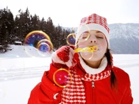 "Snow" soap bubble show and workshop in Canove di Roana - December 28, 2023