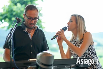 Aperitivo in musica con Eva e Remo