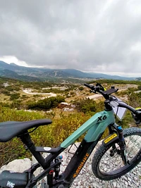 Paesaggi mozzafiato da vivere in e bike