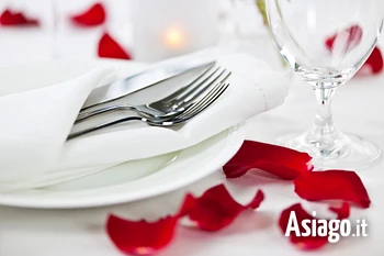 Cena di San Valentino 2024 all'Agriturismo Gruuntaal di Asiago