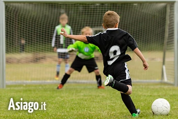torneo di calcio per bambini sull altopiano di asi