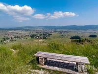 Blick auf das zentrale Becken des Plateaus vom Monte Rasta aus