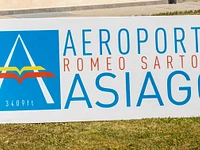 Insegna dell'Aeroporto Romeo Sartori di Asiago