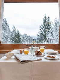 Frühstück mit Blick in die Natur