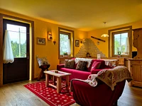 Blueberry Wohnzimmer mit Fensterblick