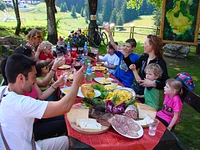 Alle zusammen in Freude