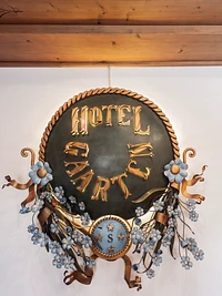 Das Wappen des Hotel Gaarten