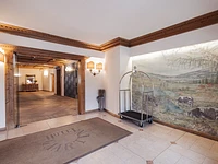 Der Eingang zum Hotel 