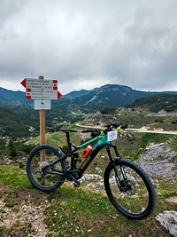 Avventura sulle due ruote con ebike a noleggio