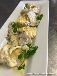 Tortelloni mit Kastanien und Porcini-Pilzen