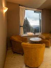 Entspannungsecke mit Blick auf die Berge