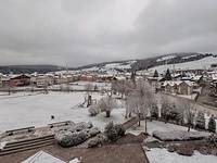Der weiß getünchte Gallio vom Hotel Gaarten aus gesehen