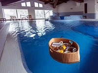 Realx am Pool und süße Verwöhnung