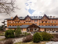 Die Fassade des Hotels Gaarten in Gallio