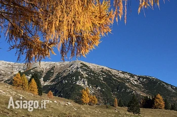 Escursione autunnale in Val Formica sull'Altopiano di Asiago con cena e pernottamento