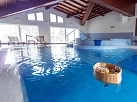 Entspannung und Geschmack im Pool