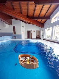 Schwimmendes Frühstück im Victoria Spa
