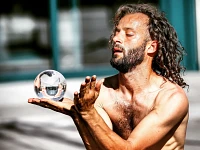 NAGUAL mosso dal vento spettacolo di danza contemporanea e circo