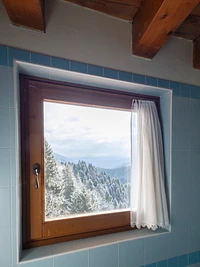 Ein Fenster zu den Bergen auch im Badezimmer