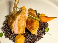 Perlhuhn mit Quinoa und Karotten