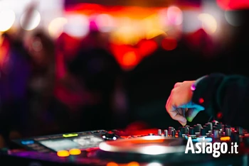 Serata musicale con Dj sull'Altopiano di Asiago