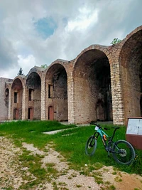A Forte Interrotto con una delle ebike di Free Time