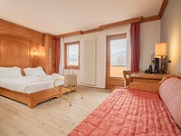 Luminsa-Zimmer mit Sofa