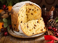 Panettone, mulled wine and hot chocolate on Christmas Eve night in Canove di Roana - 24 December 2023