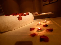 Romantische Atmosphäre für eine Paarmassage