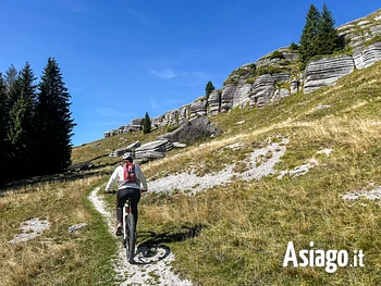 Escursione in ebike sul Monte Fior sull'Altopiano di Asiago