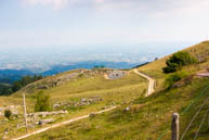 Durch Monte Corno , die Aussicht ist spektakulär
