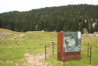 Malga Lora Karte Ecomuseo Italienisch Kriegsgräberstätte Hintergrund Daumen